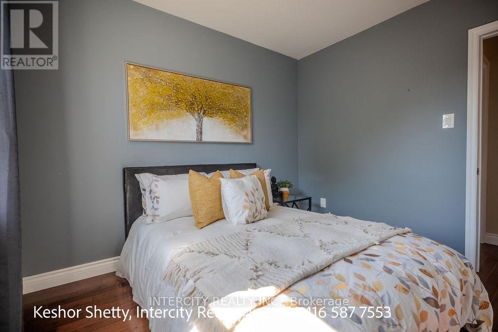 631 Trudale Court W, Oakville, Ontario  L6L 4H2 - Photo 22 - W12319390