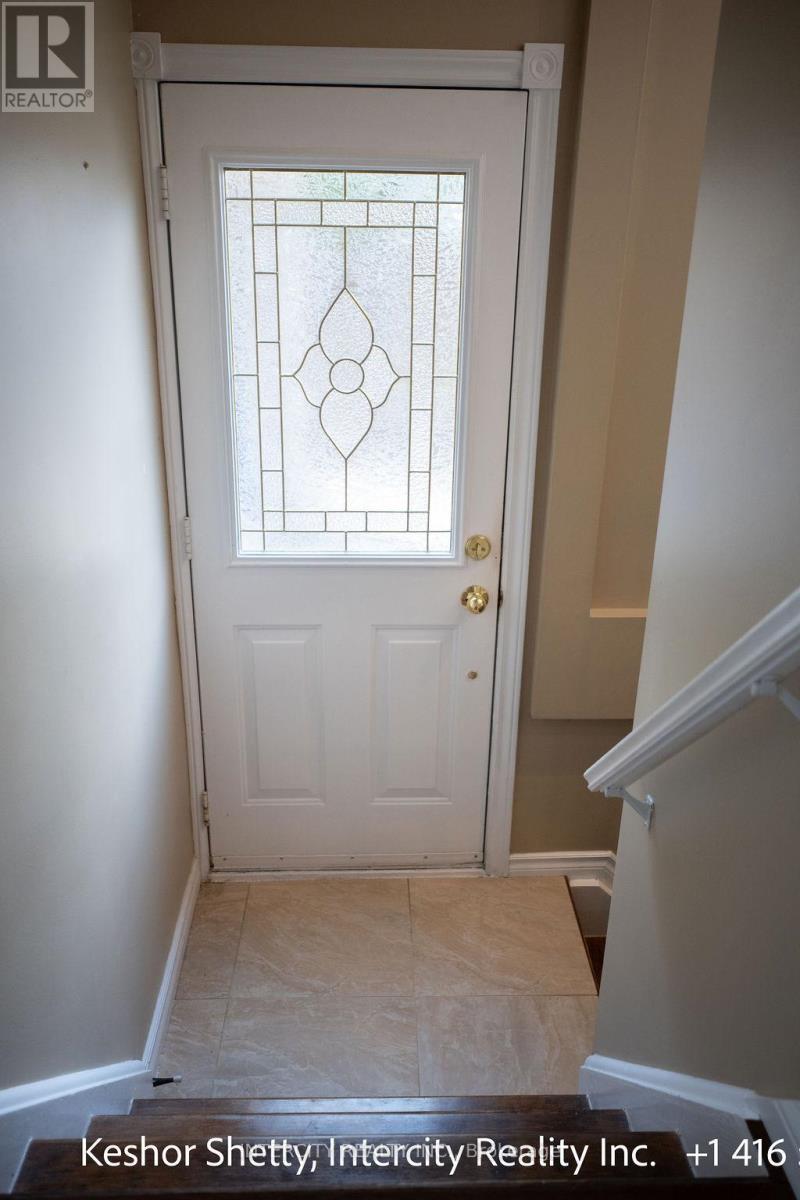 631 Trudale Court W, Oakville, Ontario  L6L 4H2 - Photo 24 - W12319390