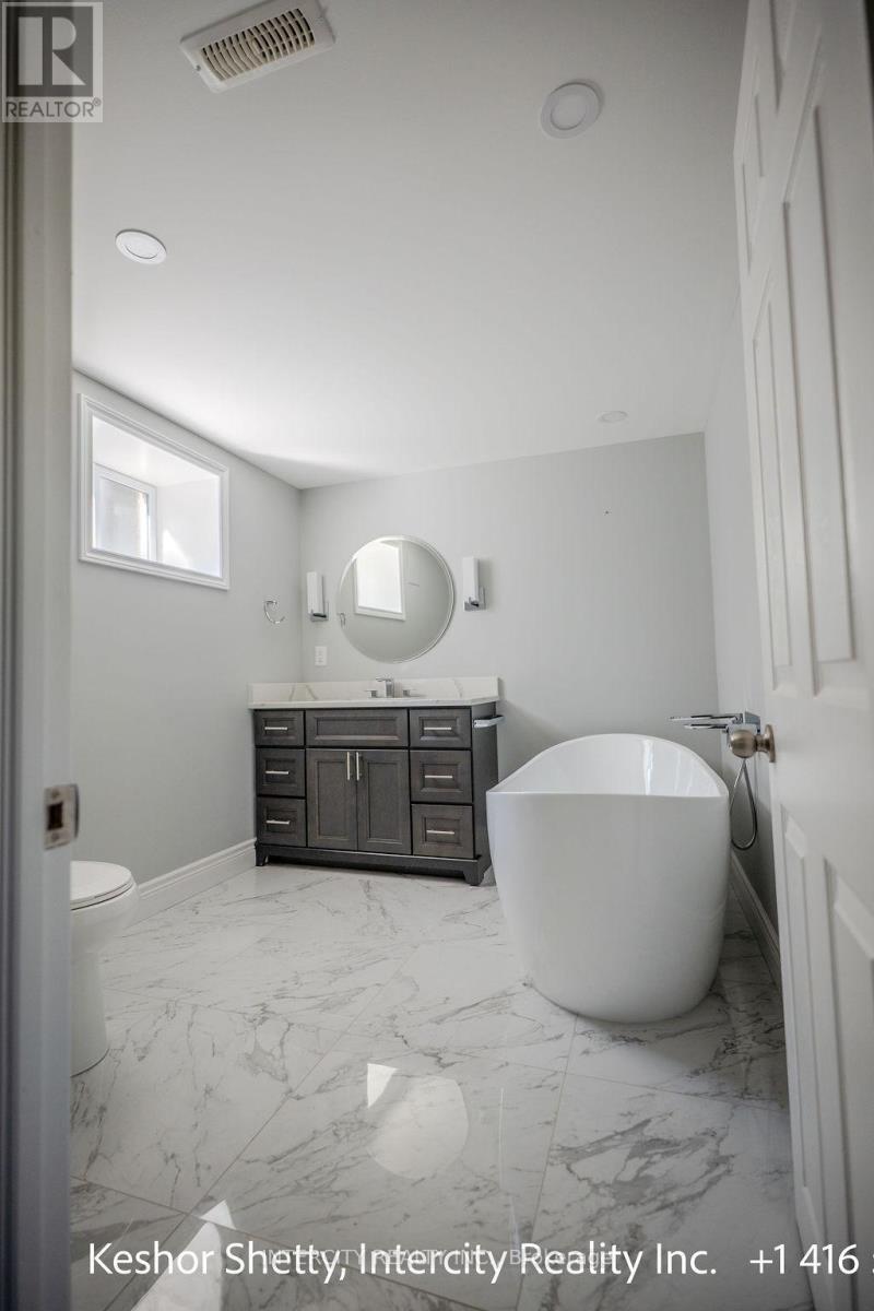 631 Trudale Court W, Oakville, Ontario  L6L 4H2 - Photo 27 - W12319390