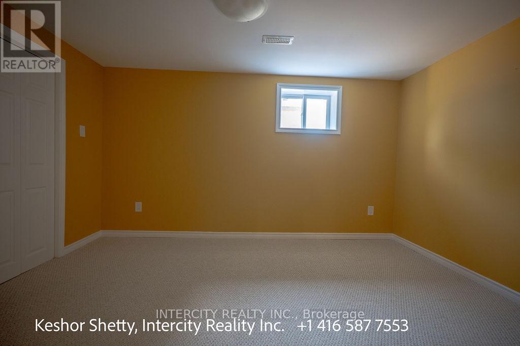 631 Trudale Court W, Oakville, Ontario  L6L 4H2 - Photo 29 - W12319390