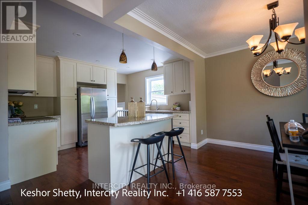 Property at 631 TRUDALE COURT W image 3