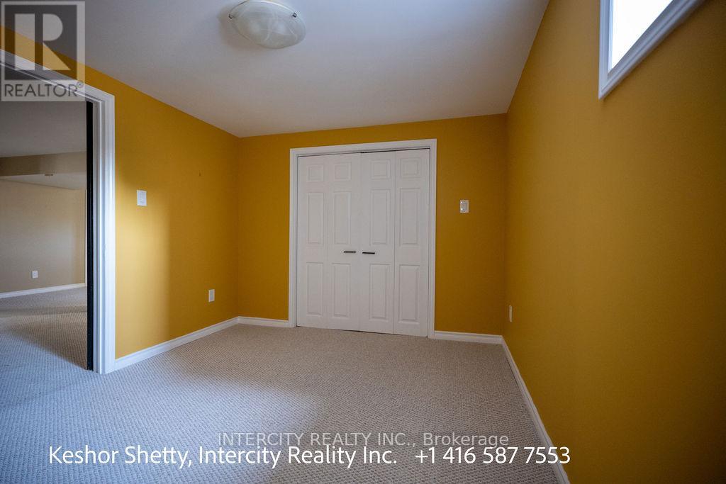 631 Trudale Court W, Oakville, Ontario  L6L 4H2 - Photo 30 - W12319390