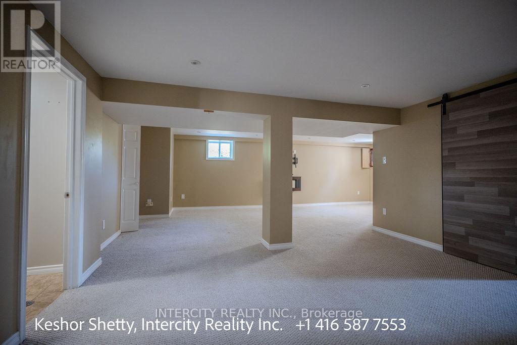 631 Trudale Court W, Oakville, Ontario  L6L 4H2 - Photo 31 - W12319390