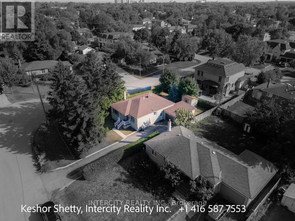 631 Trudale Court W, Oakville, Ontario  L6L 4H2 - Photo 35 - W12319390