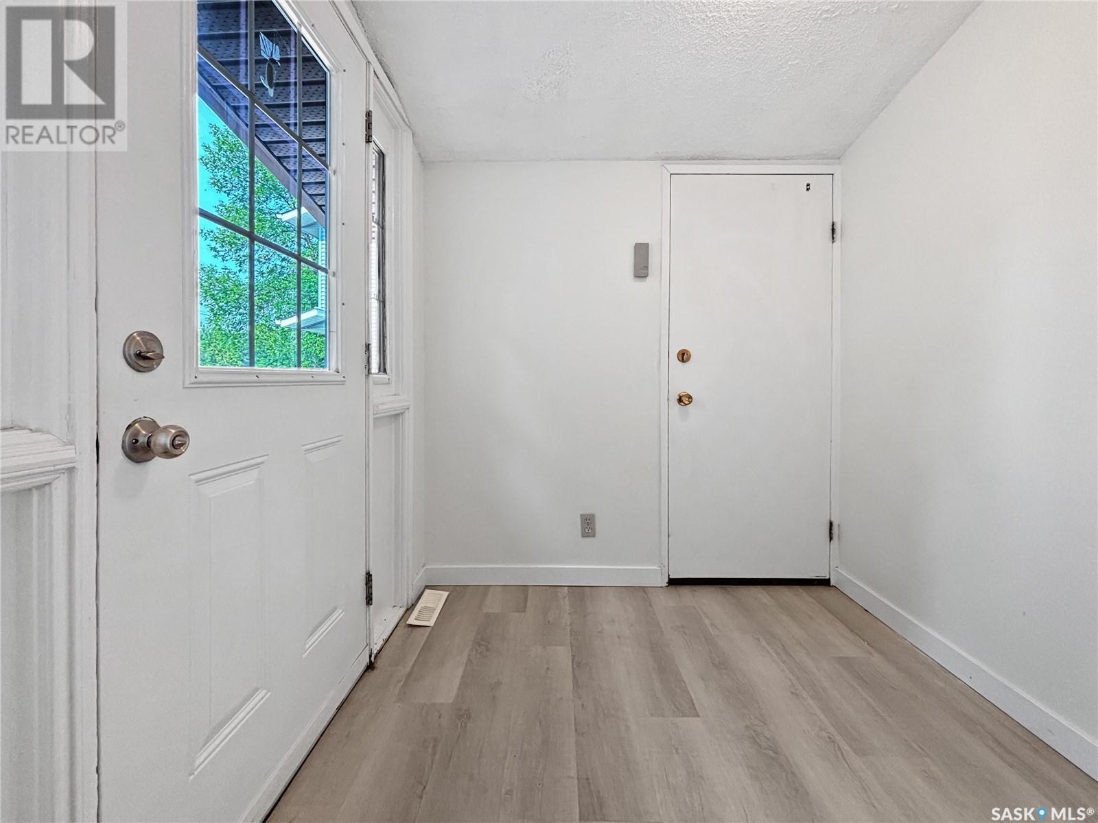 Property at 615 Lenore DRIVE image 2