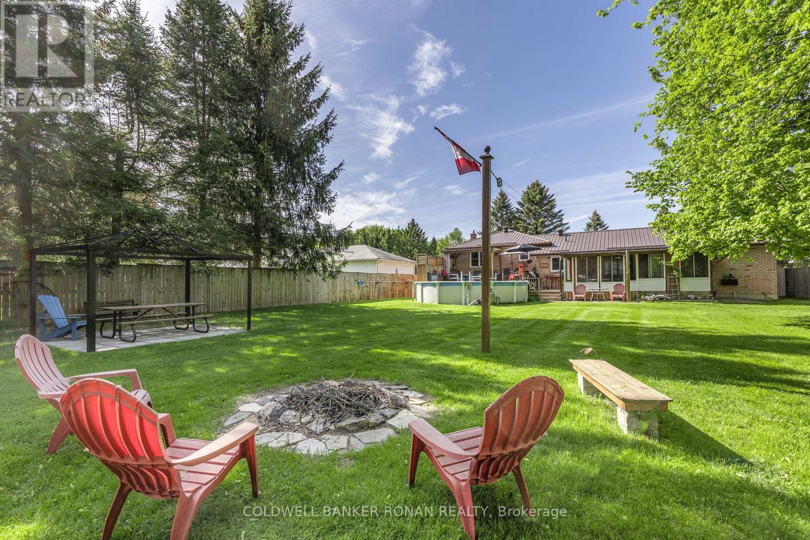 15 Burbank Circle, Adjala-Tosorontio (Everett), Ontario  L0M 1J0 - Photo 4 - N12317061