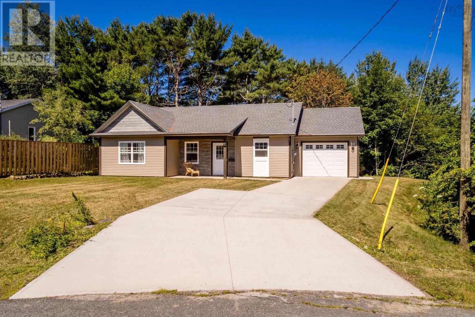 7 Daphne Court, New Minas, Nova Scotia  B4N 5J9 - Photo 2 - 202518430