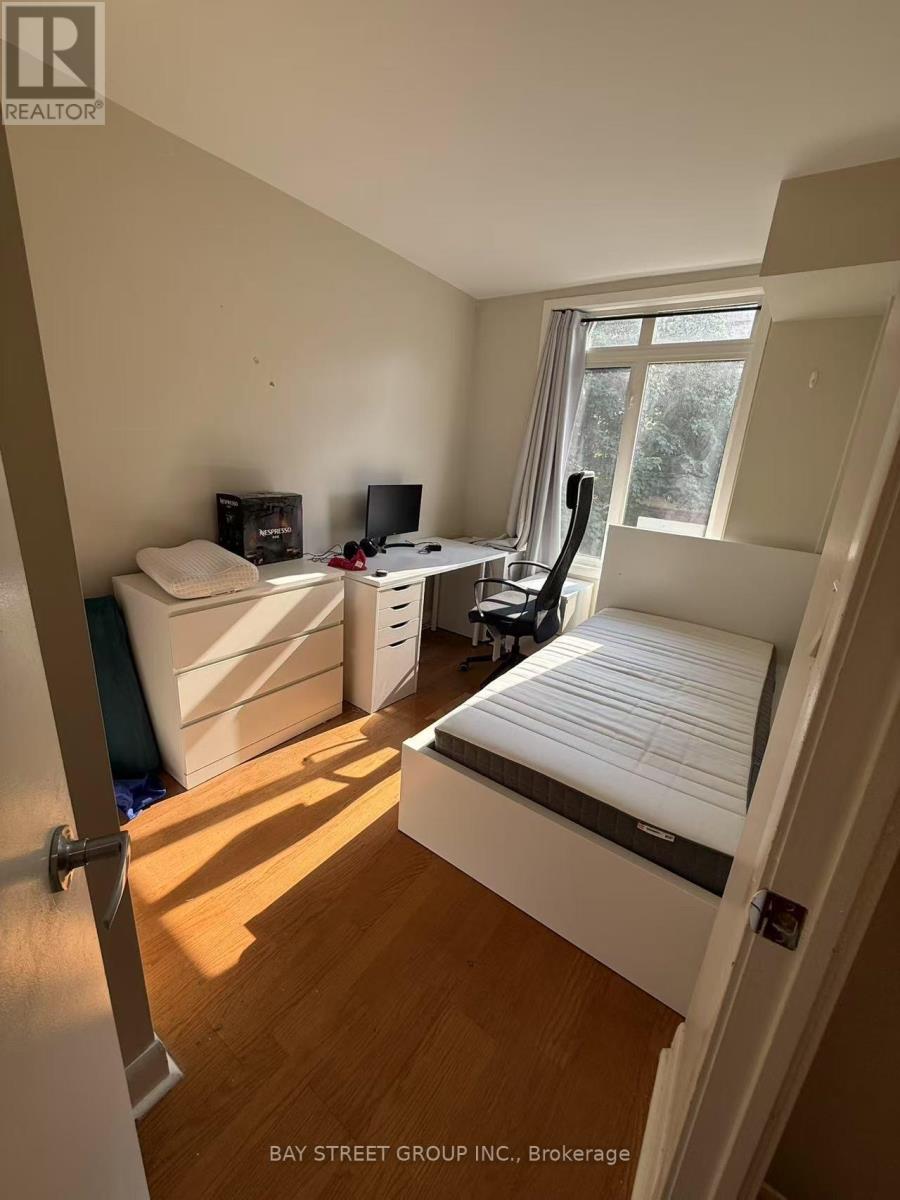 400 - 415 Jarvis Street, Toronto, Ontario  M4Y 3C1 - Photo 3 - C12281946