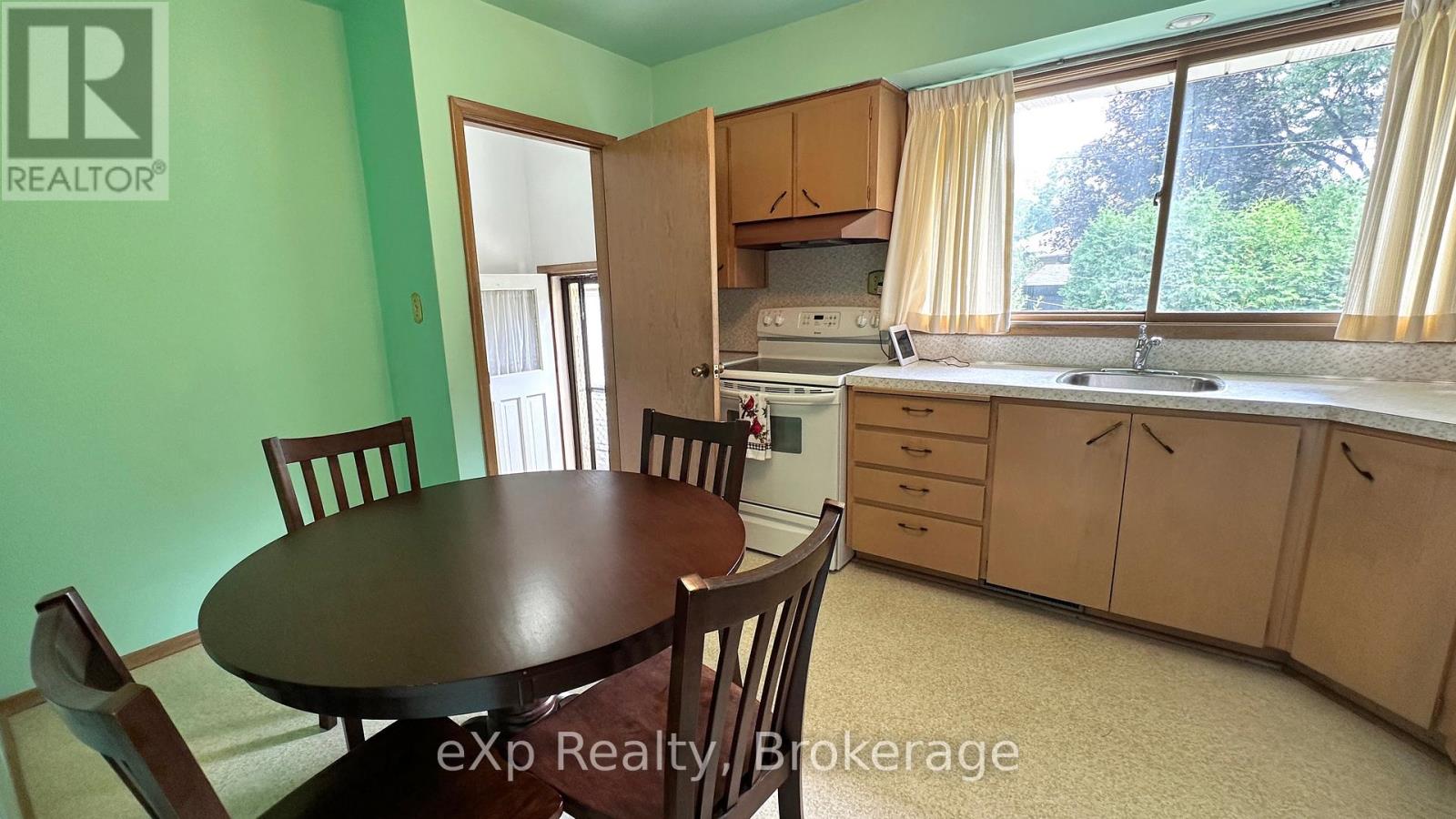 Property at 120 SPEEDVALE AVENUE W image 3