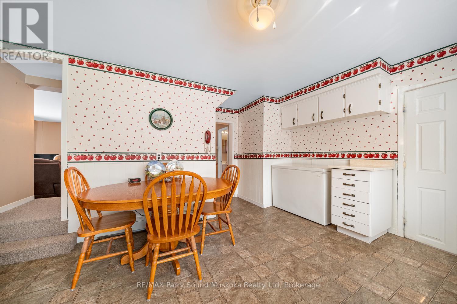 49 Cascade Street, Parry Sound, Ontario  P2A 1J8 - Photo 14 - X12319664