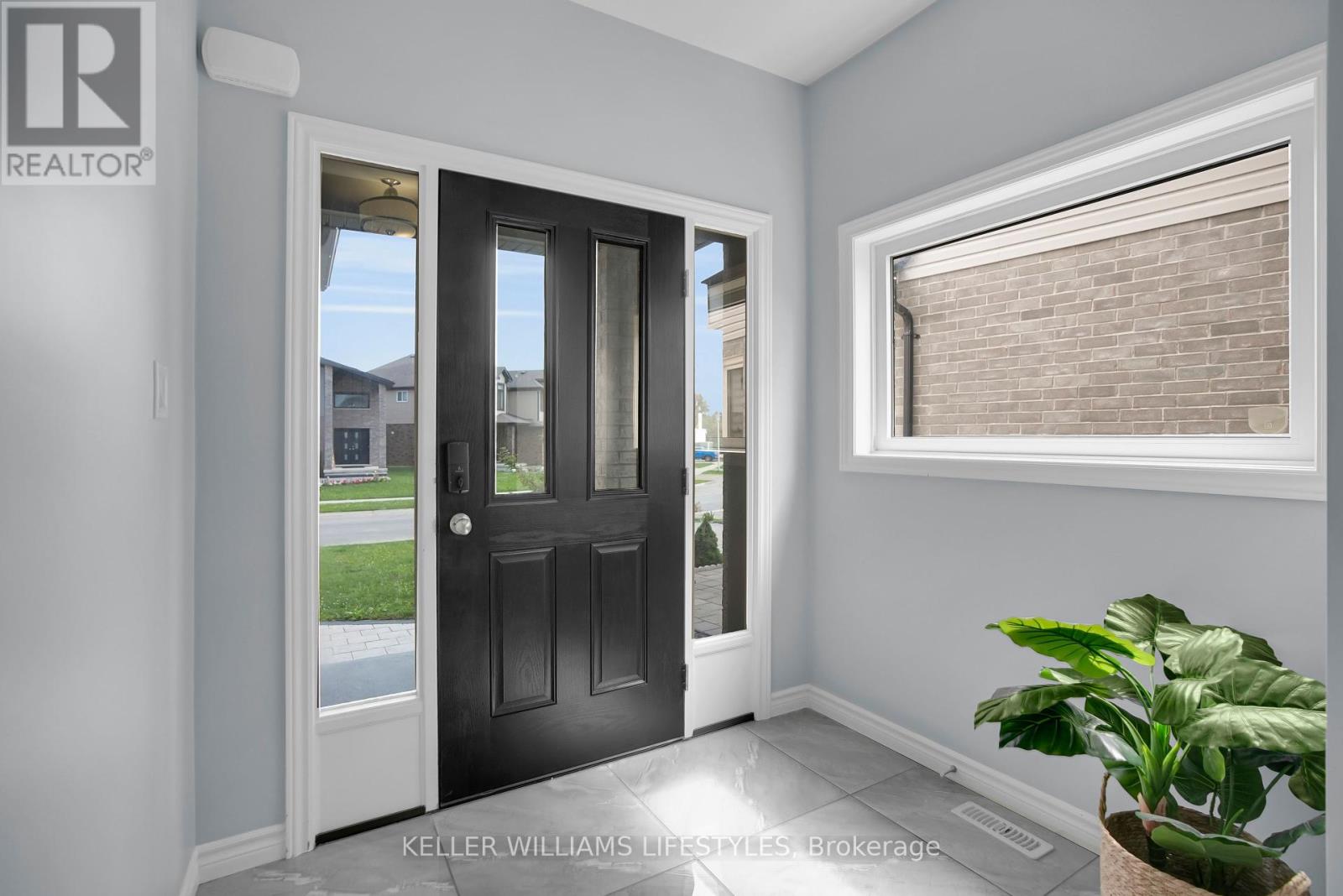 3447 Georgeheriot Lane, London South, Ontario  N6L 0A5 - Photo 7 - X12319661