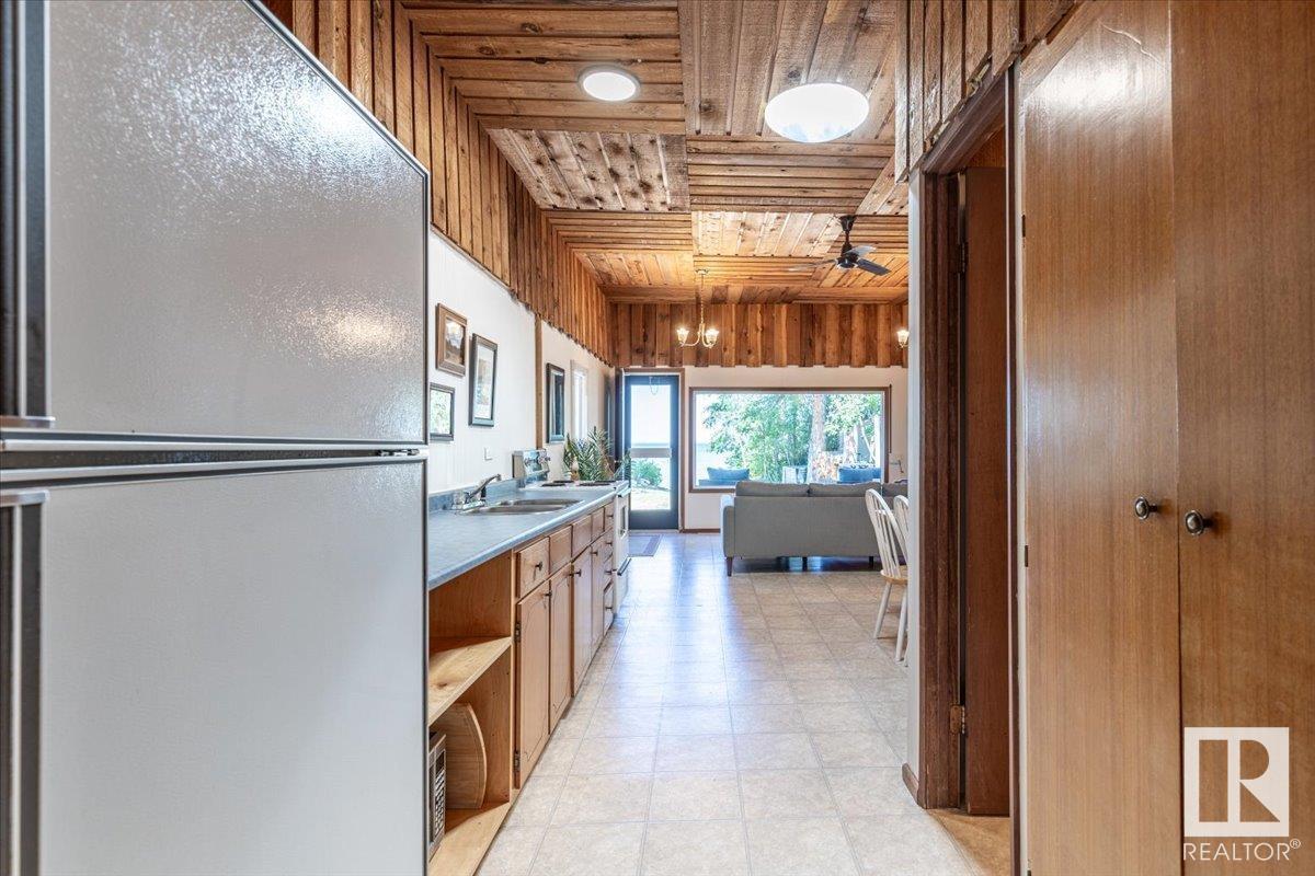 101 1st Ave Mameo Beach, Rural Wetaskiwin County, Alberta  T0C 1X0 - Photo 11 - E4450750