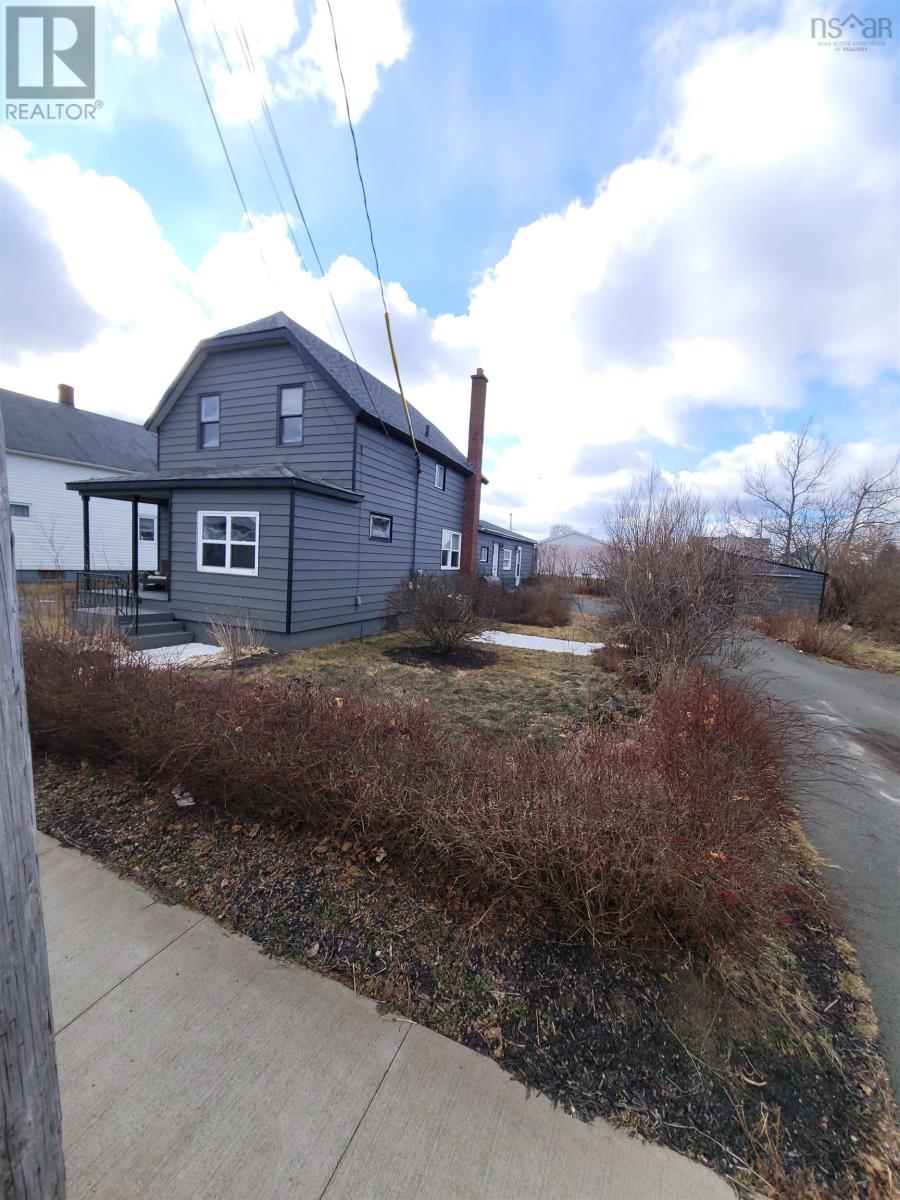 22 Dragatis Street, Glace Bay, Nova Scotia  B1A 2B5 - Photo 4 - 202519366