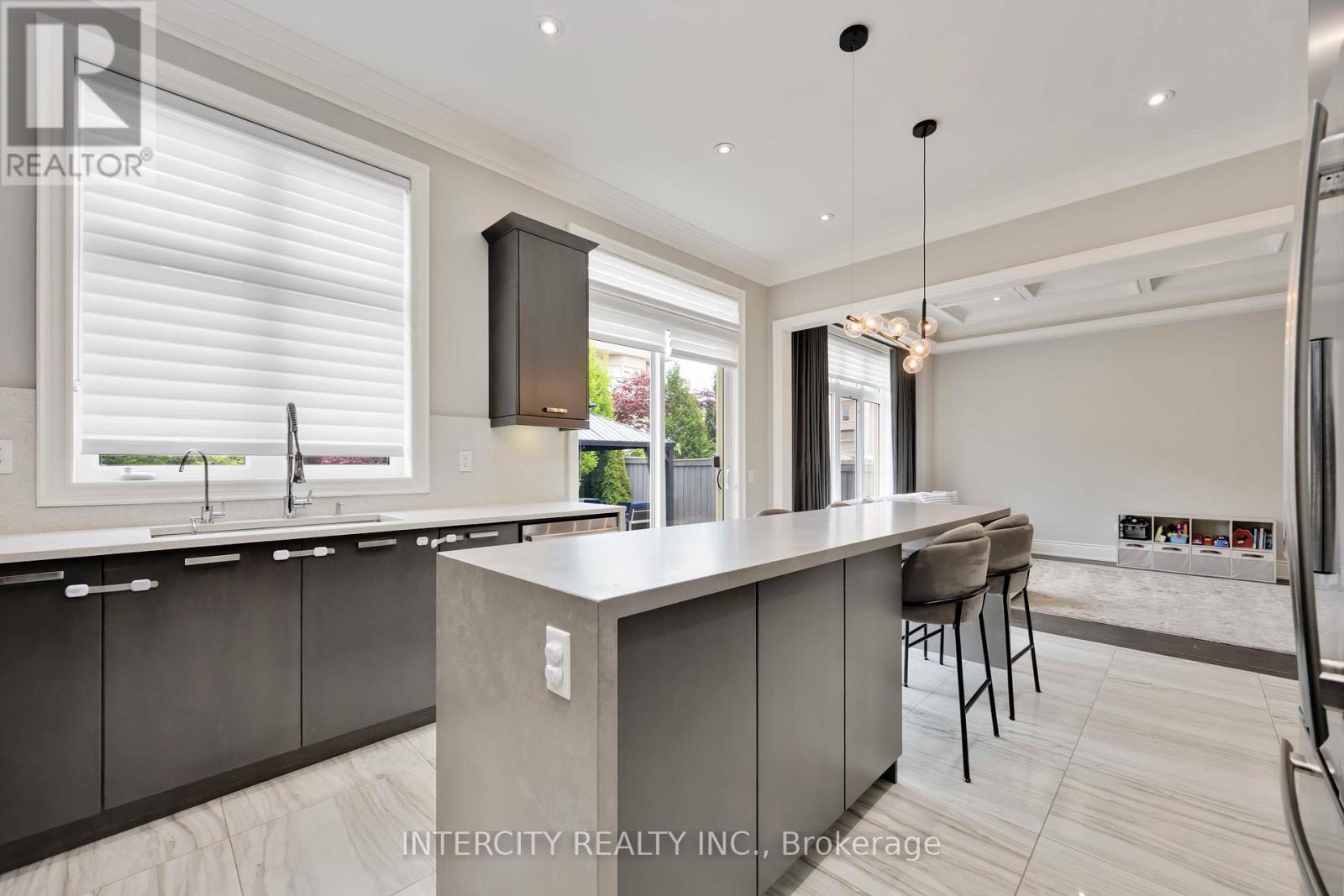 40 Garyscholl Road, Vaughan, Ontario  L4L 1A6 - Photo 7 - N12262050