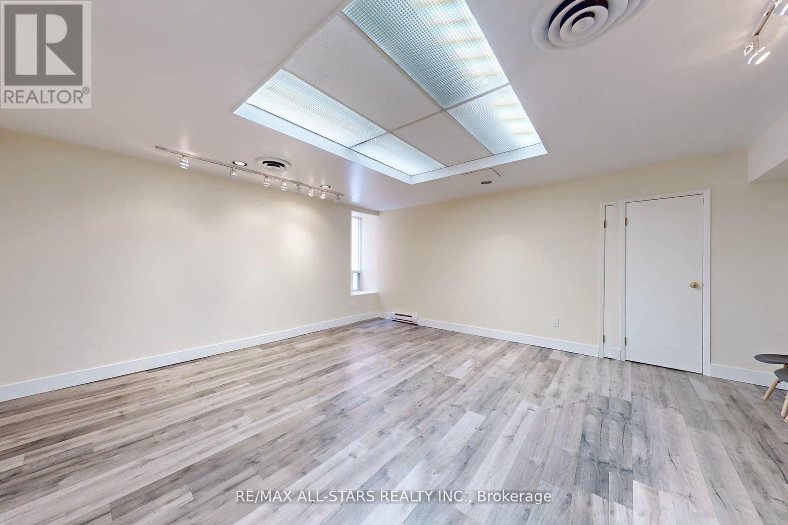 304 - 66 Gerrard Street E, Toronto, Ontario  M5B 1G3 - Photo 3 - C12319595