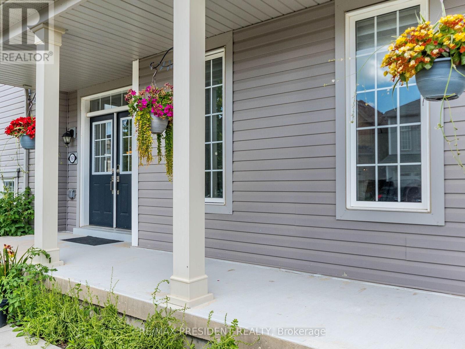 161 Munro Circle E, Brantford, Ontario  N3T 0R3 - Photo 4 - X12319335