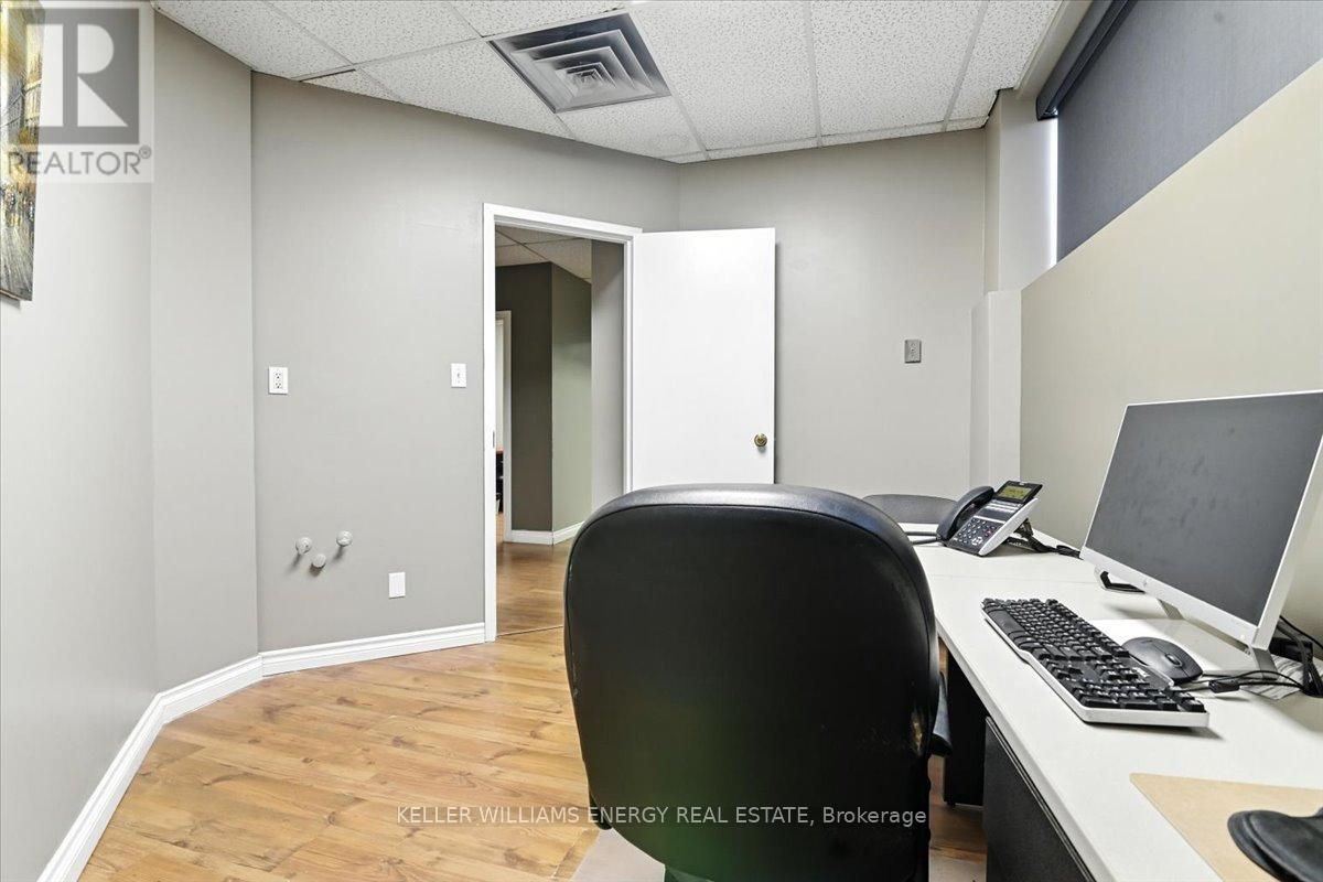 Lower Level - 372 King Street W, Oshawa, Ontario  L1J 2J9 - Photo 11 - E12318259