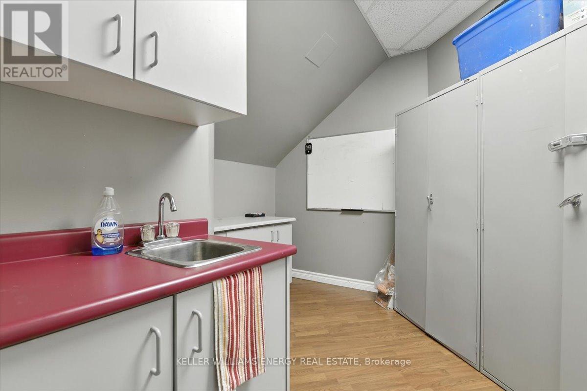 Lower Level - 372 King Street W, Oshawa, Ontario  L1J 2J9 - Photo 20 - E12318259