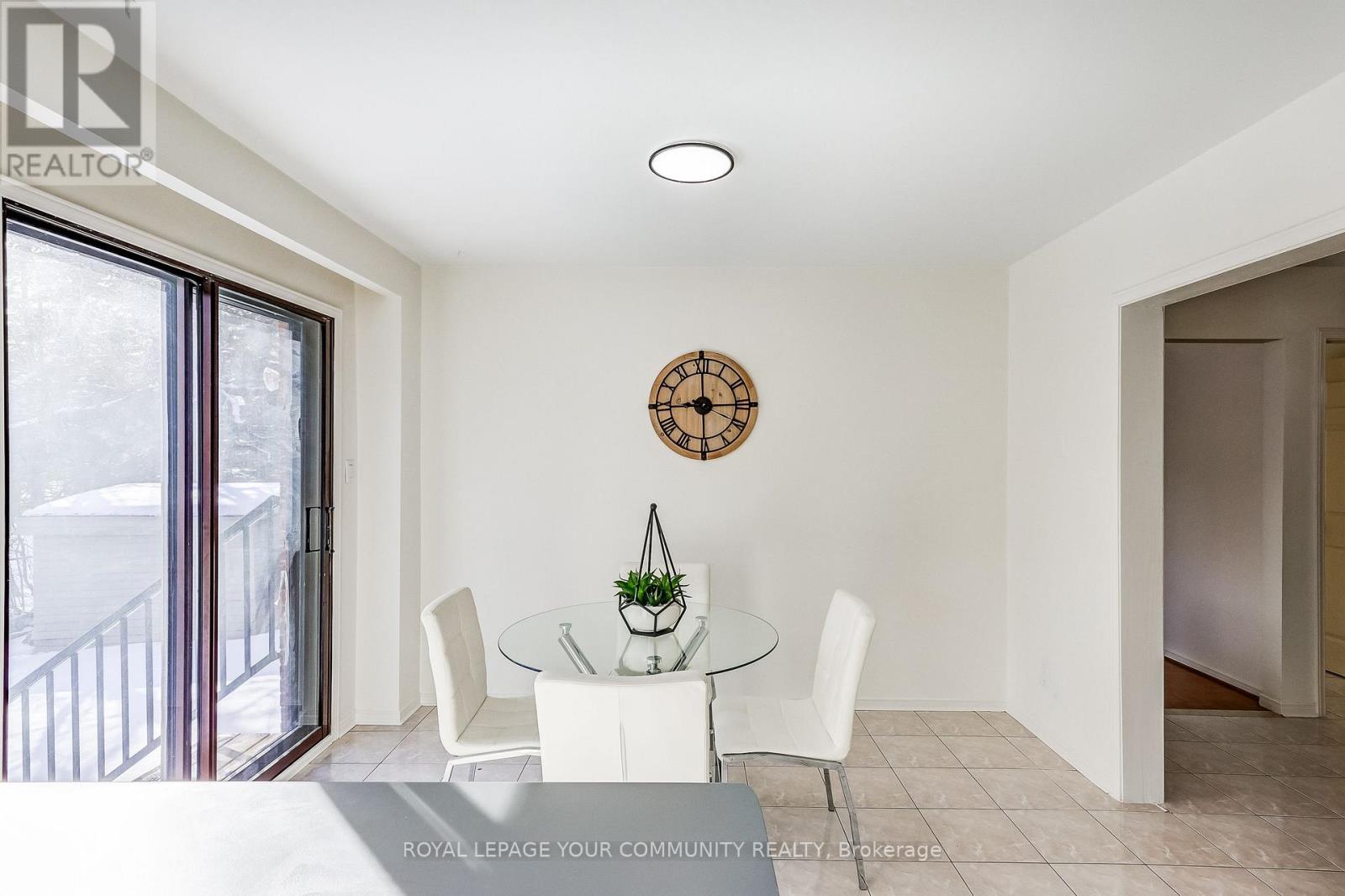 37 Mackay Drive, Richmond Hill, Ontario  L4C 6N9 - Photo 10 - N12319475