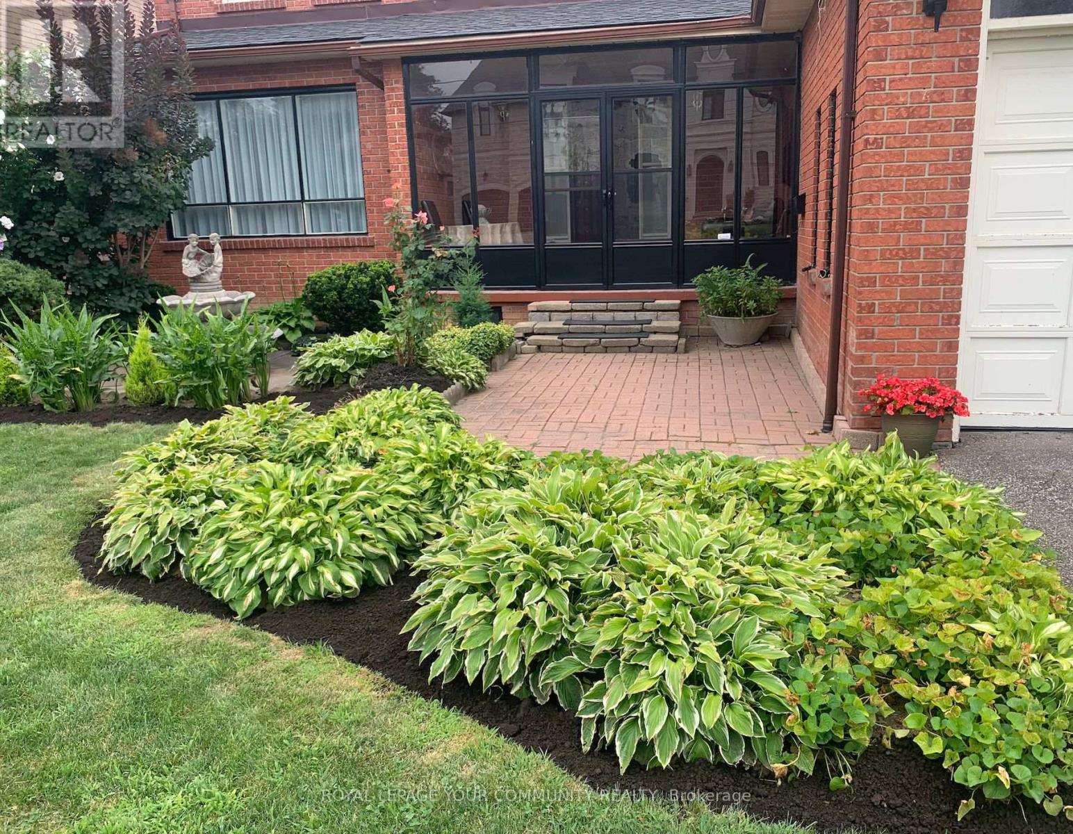 37 Mackay Drive, Richmond Hill, Ontario  L4C 6N9 - Photo 42 - N12319475