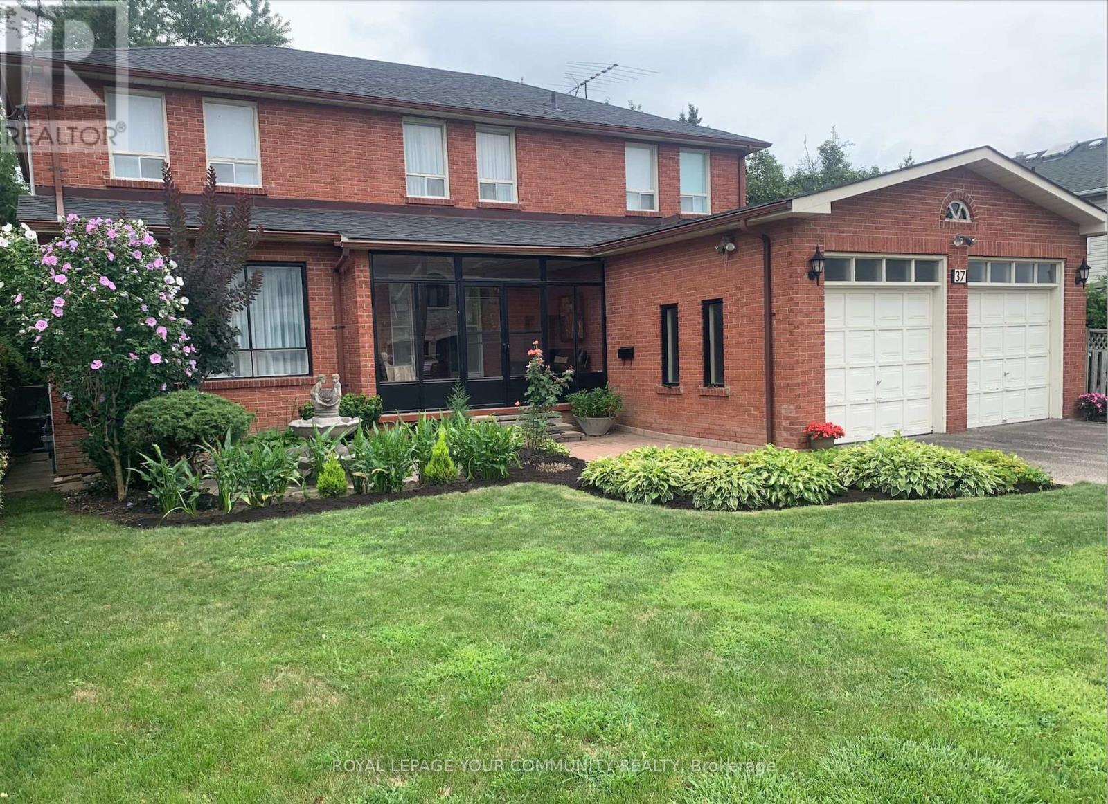 37 Mackay Drive, Richmond Hill, Ontario  L4C 6N9 - Photo 44 - N12319475