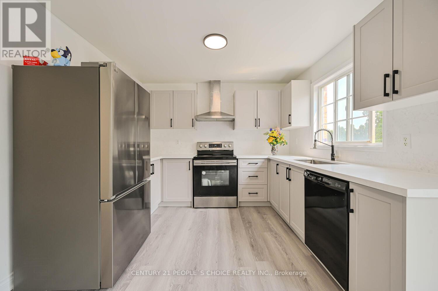 297 Flagstone Way, Newmarket, Ontario  L3X 2R8 - Photo 12 - N12319525