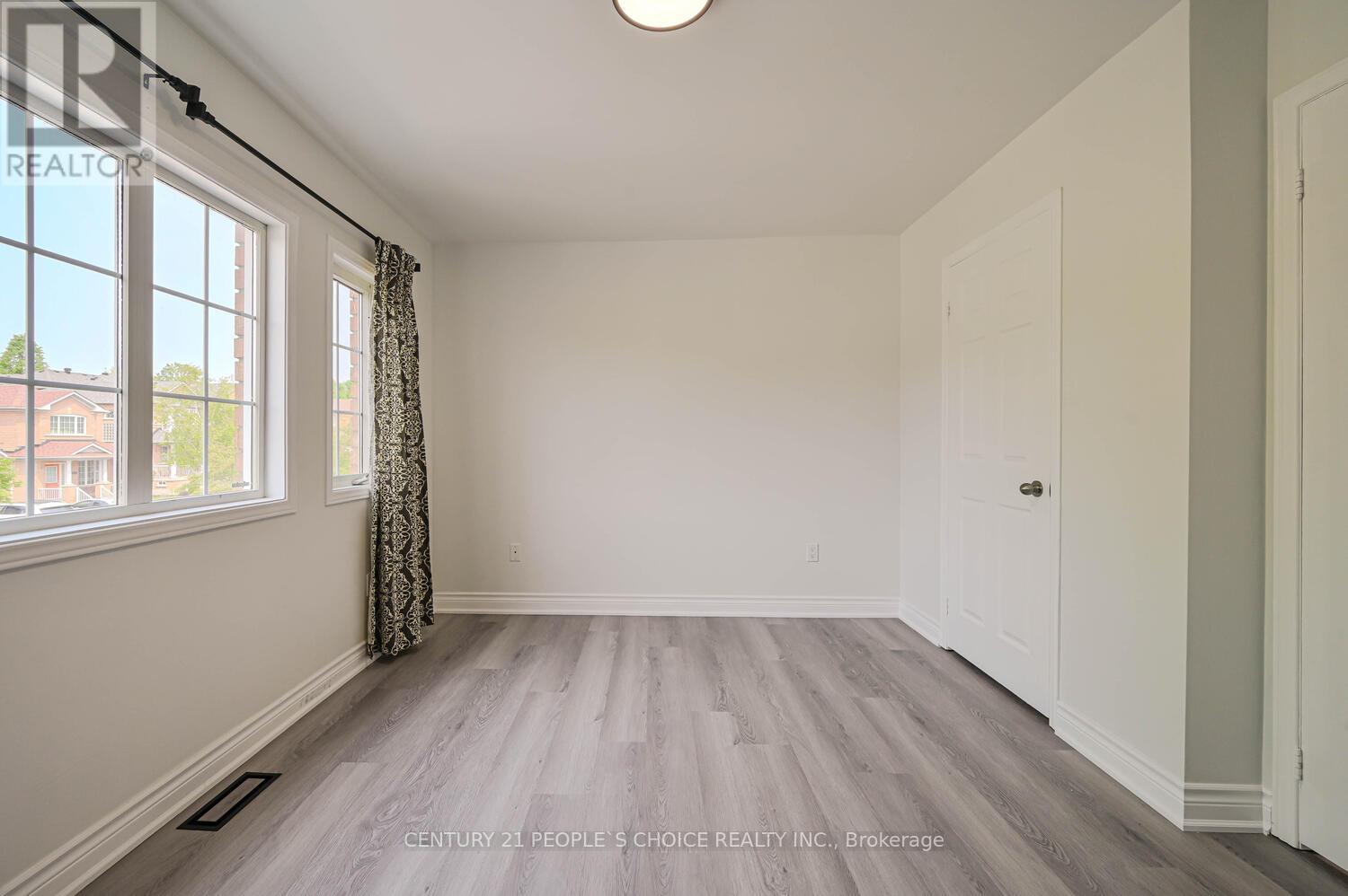 297 Flagstone Way, Newmarket, Ontario  L3X 2R8 - Photo 23 - N12319525