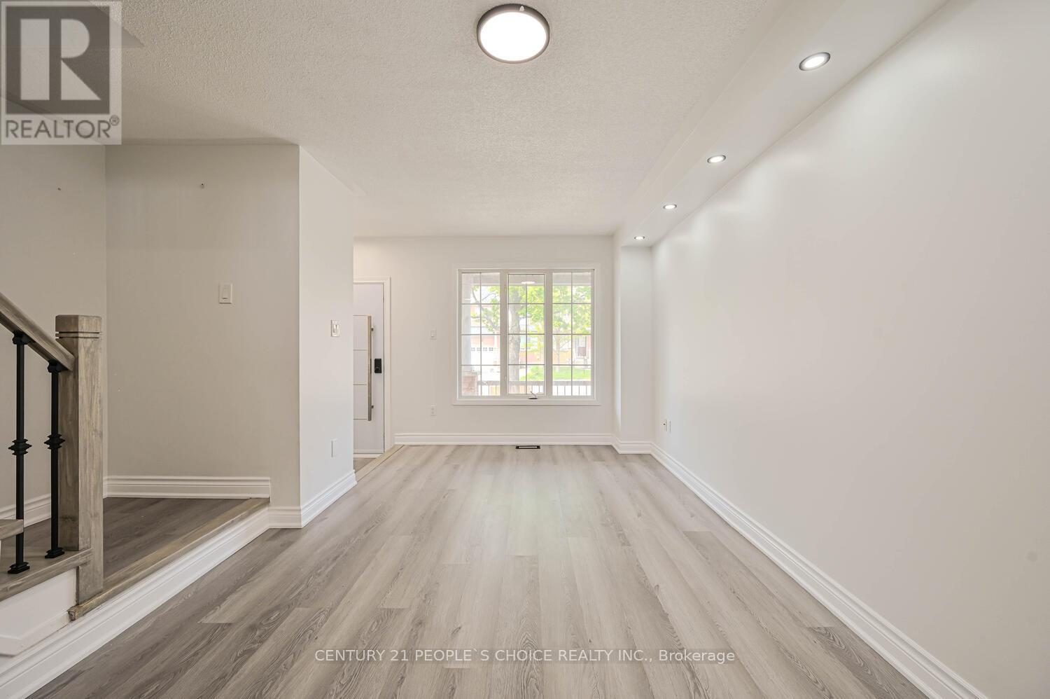 297 Flagstone Way, Newmarket, Ontario  L3X 2R8 - Photo 7 - N12319525