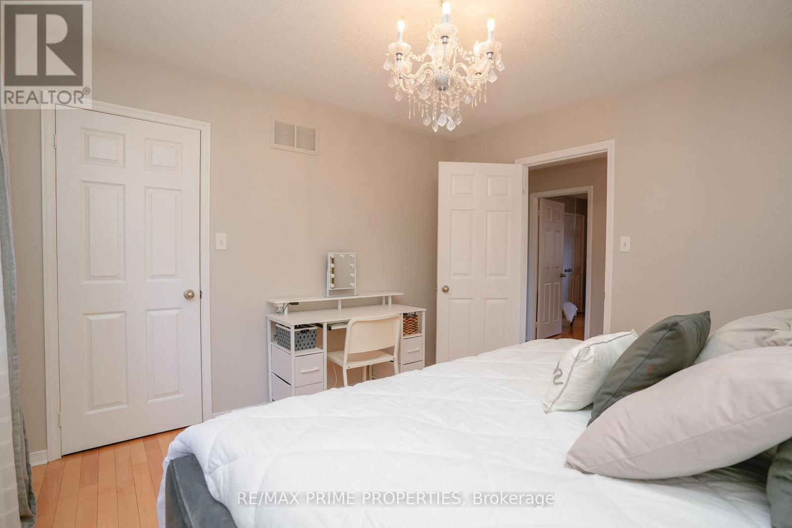 54 Vitlor Drive, Richmond Hill, Ontario  L4E 4P9 - Photo 34 - N12319547