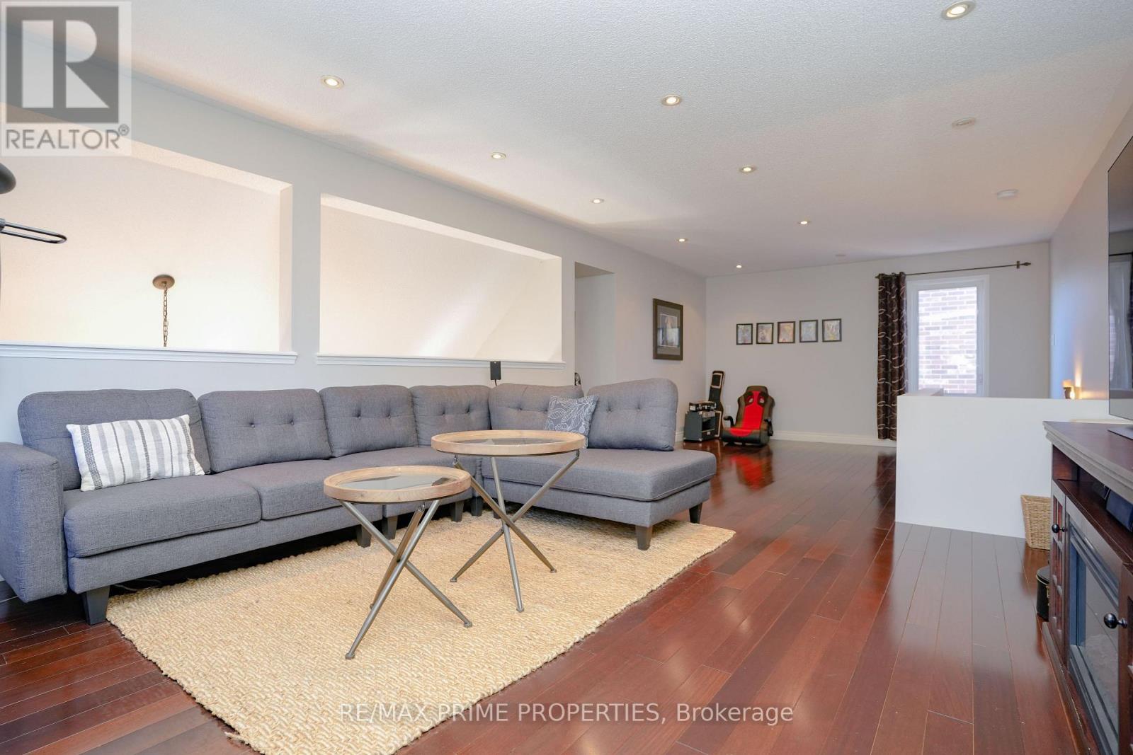 54 Vitlor Drive, Richmond Hill, Ontario  L4E 4P9 - Photo 37 - N12319547