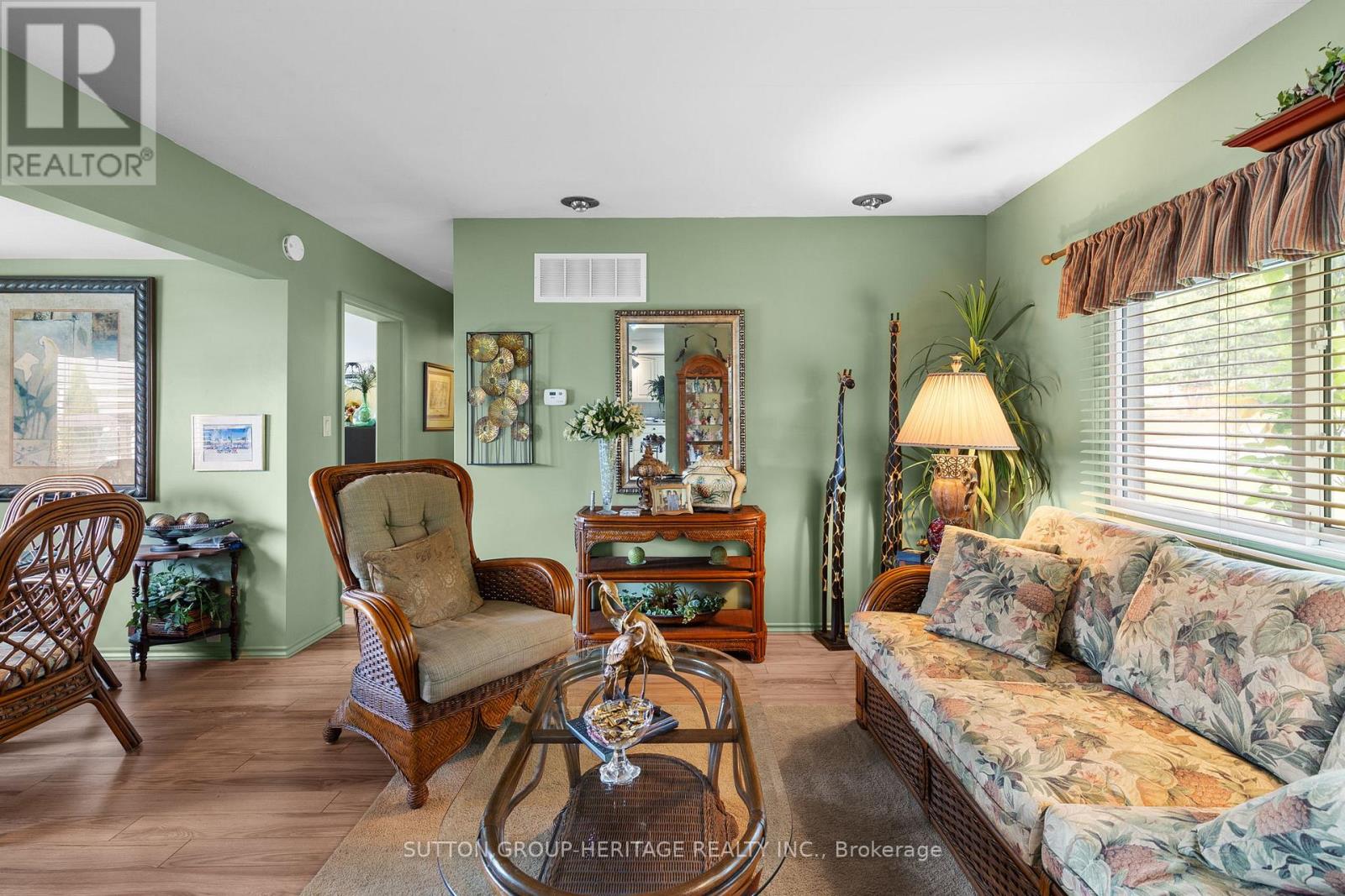 29 Cameron Drive, Oro-Medonte, Ontario  L0L 1T0 - Photo 13 - S12319445