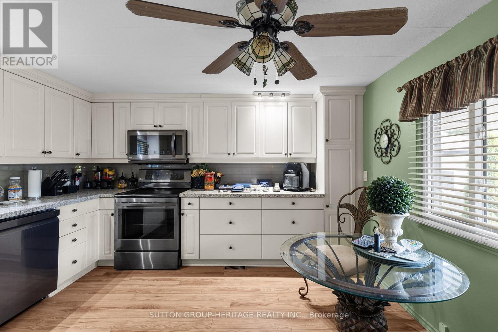 29 Cameron Drive, Oro-Medonte, Ontario  L0L 1T0 - Photo 7 - S12319445