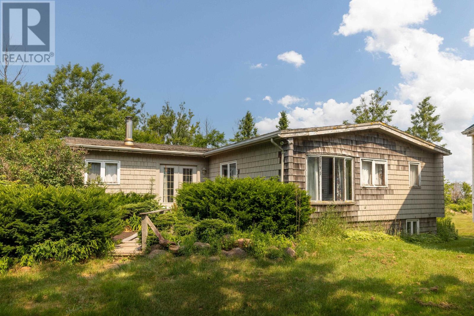 351 Queens Point Road, Tracadie, Prince Edward Island  C0A 1P0 - Photo 11 - 202519372