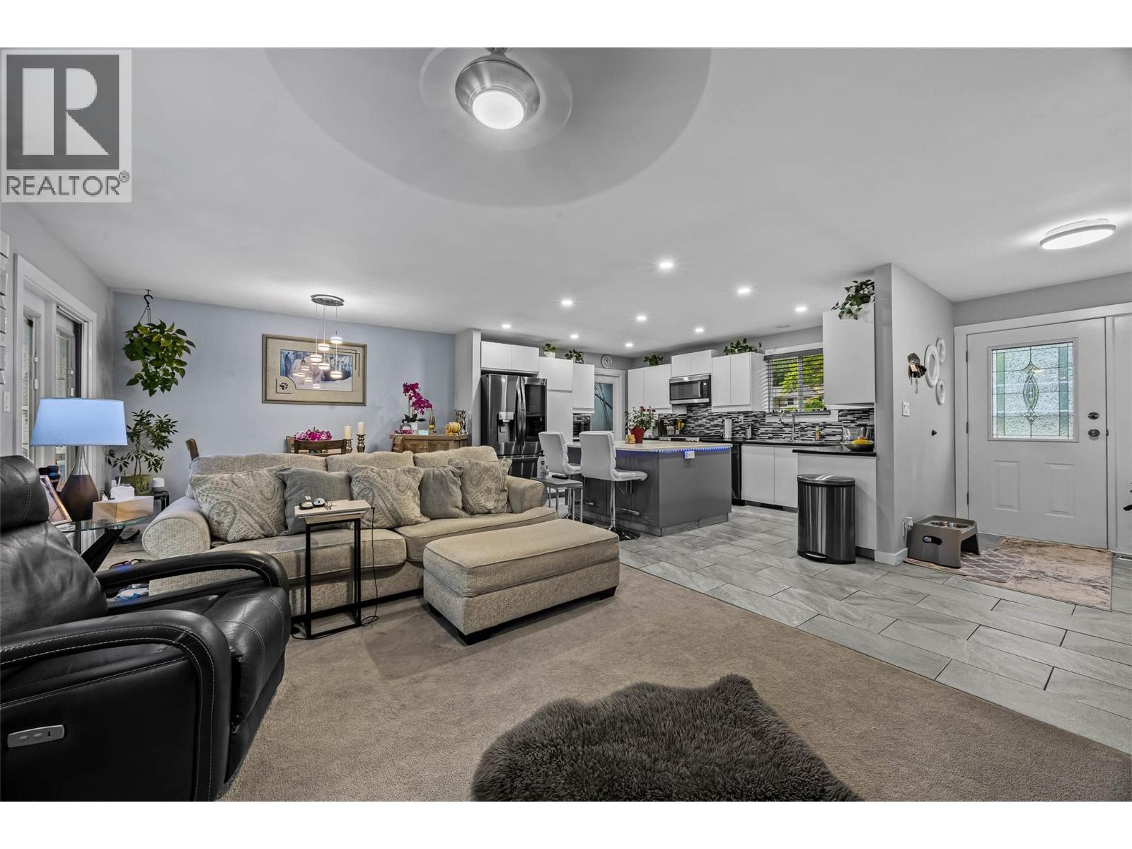 Property at 5344 Bogetti Place image 4