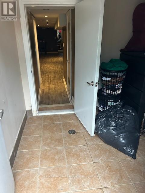 31 St. Clair Gardens, Toronto, Ontario  M6E 3V6 - Photo 9 - W12319410