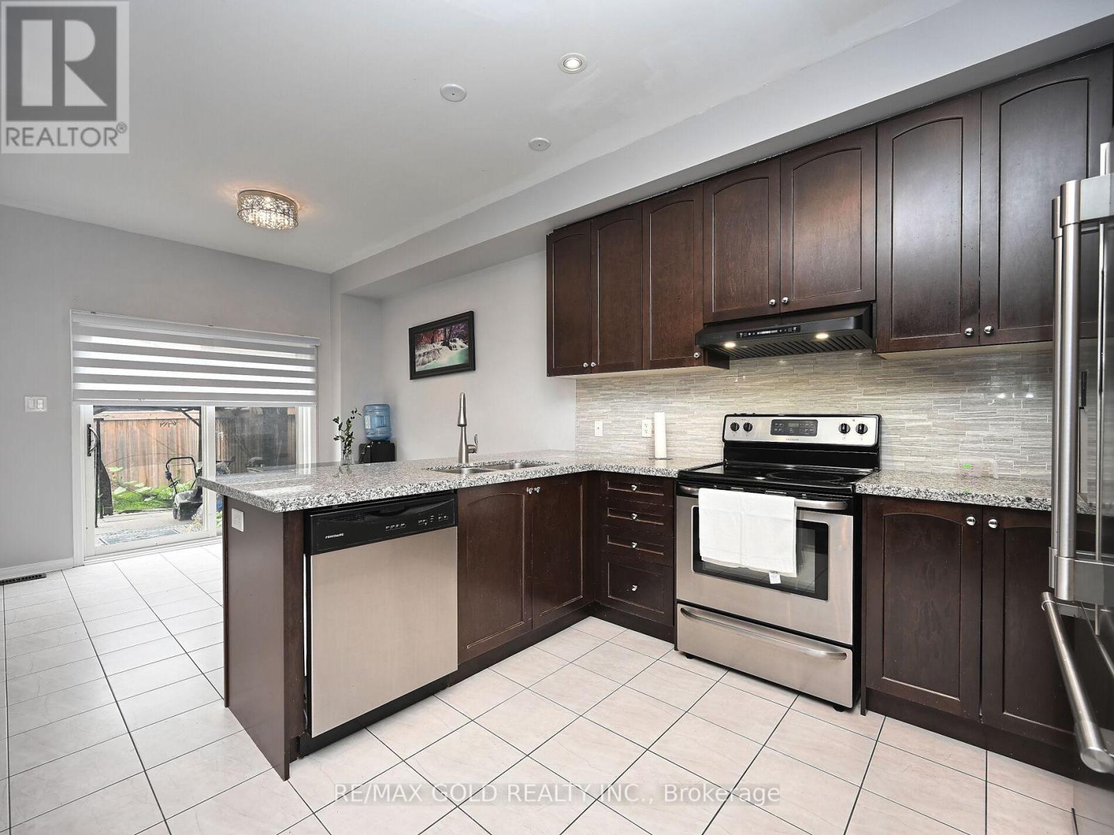 96 Ledger Point Crescent, Brampton, Ontario  L6R 3W1 - Photo 14 - W12319423