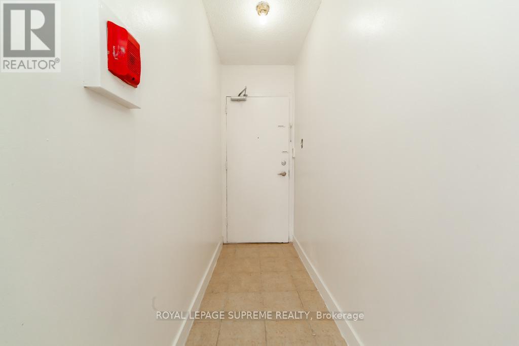 908 - 940 Caledonia Road, Toronto, Ontario  M6B 3Y4 - Photo 18 - W12319449