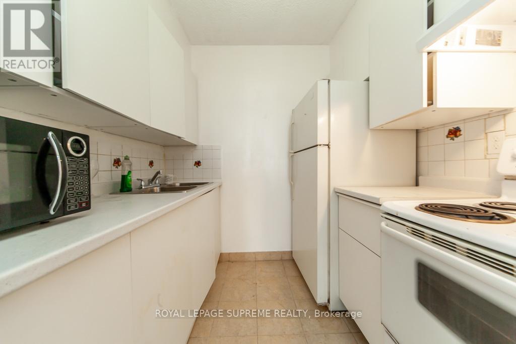908 - 940 Caledonia Road, Toronto, Ontario  M6B 3Y4 - Photo 19 - W12319449