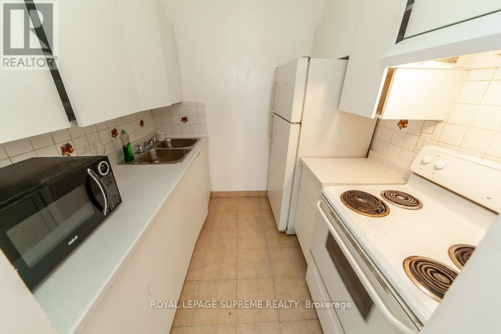 908 - 940 Caledonia Road, Toronto, Ontario  M6B 3Y4 - Photo 20 - W12319449