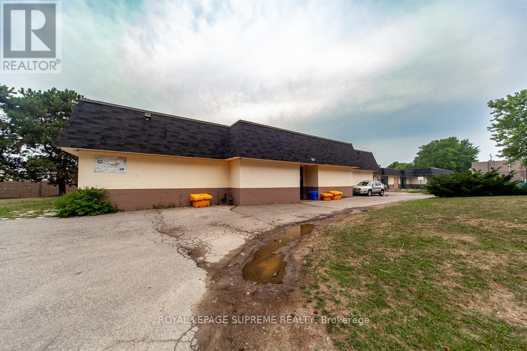 908 - 940 Caledonia Road, Toronto, Ontario  M6B 3Y4 - Photo 40 - W12319449
