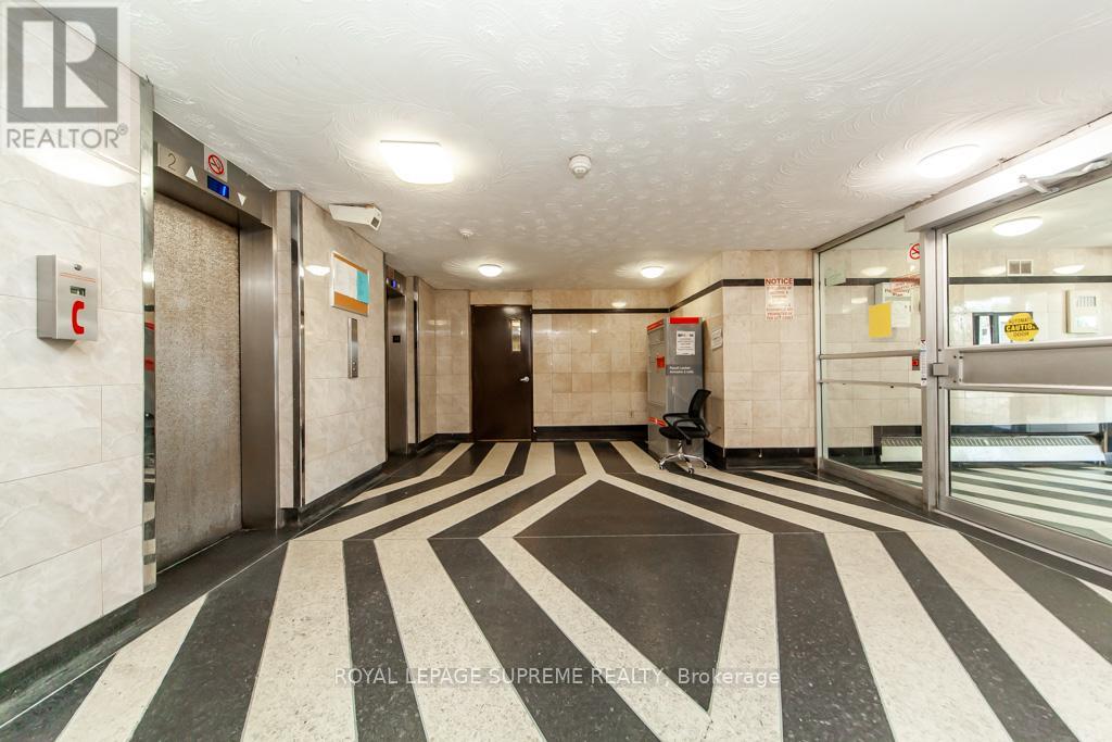 908 - 940 Caledonia Road, Toronto, Ontario  M6B 3Y4 - Photo 6 - W12319449
