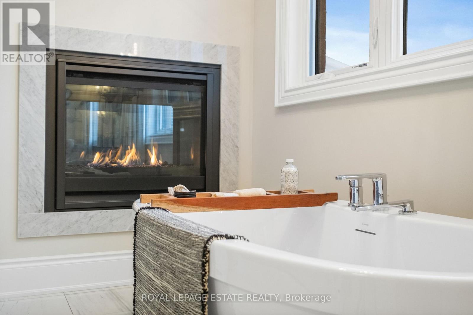 2338 Hyacinth Crescent, Oakville, Ontario  L6M 5M8 - Photo 22 - W12319483