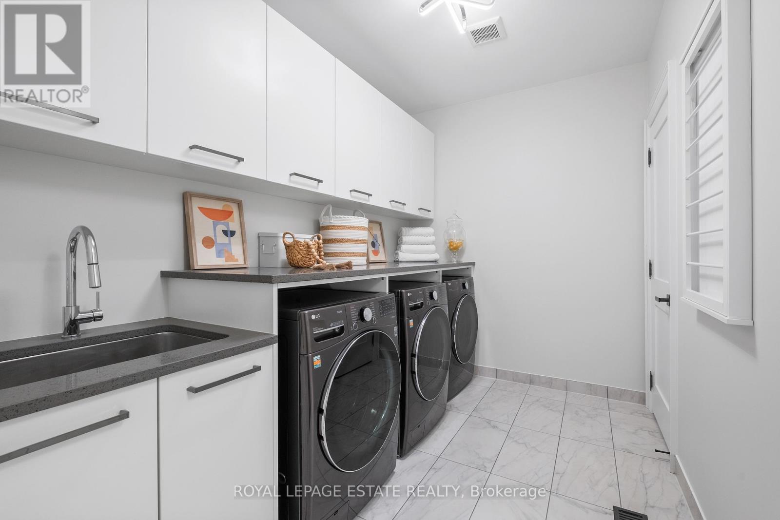 2338 Hyacinth Crescent, Oakville, Ontario  L6M 5M8 - Photo 36 - W12319483