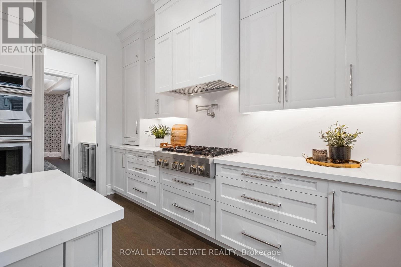 2338 Hyacinth Crescent, Oakville, Ontario  L6M 5M8 - Photo 8 - W12319483
