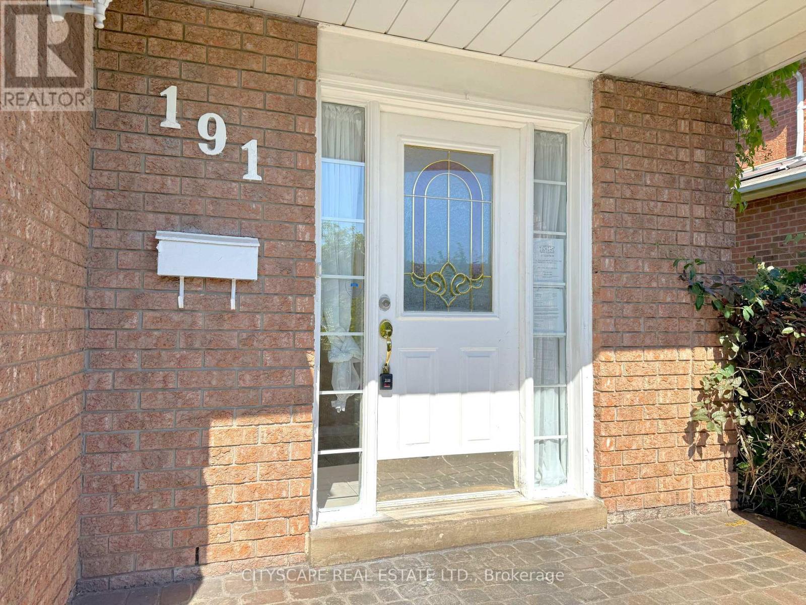 Property at 191 GENESEE DRIVE image 4