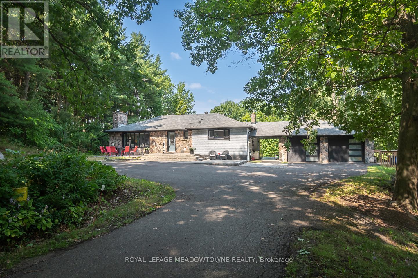 10805 Fourth Line, Halton Hills (Rural Halton Hills), Ontario  L9T 2X9 - Photo 2 - W12319537