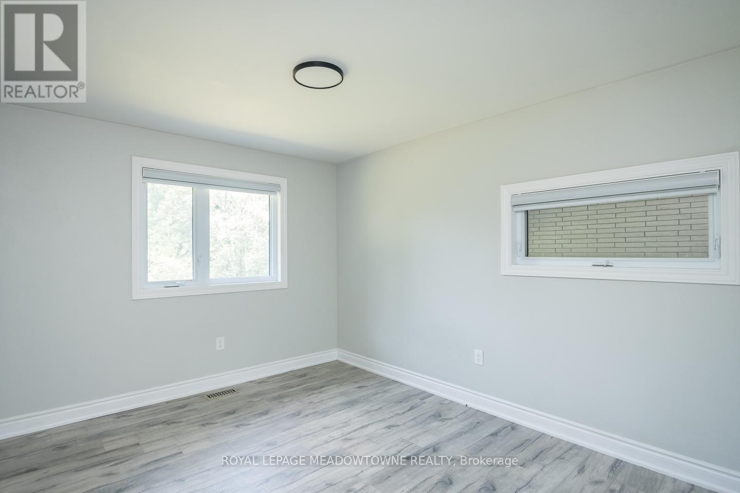 10805 Fourth Line, Halton Hills (Rural Halton Hills), Ontario  L9T 2X9 - Photo 25 - W12319537