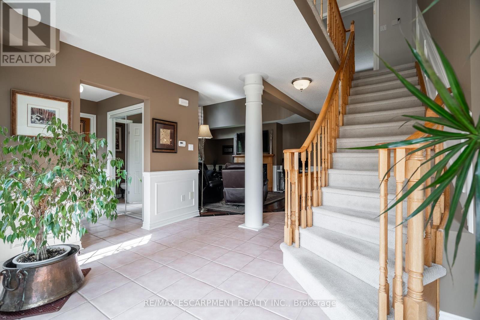 Property at 89 MEADOWLANDS BOULEVARD image 4