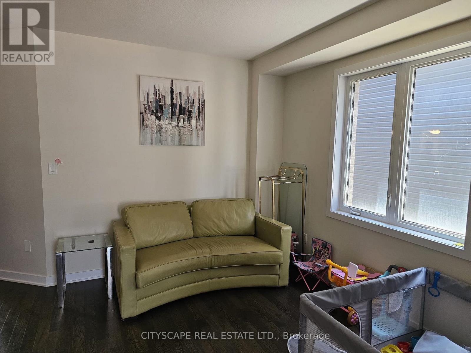 61 Starboard Crescent, Welland, Ontario  L3B 0M7 - Photo 12 - X12319572