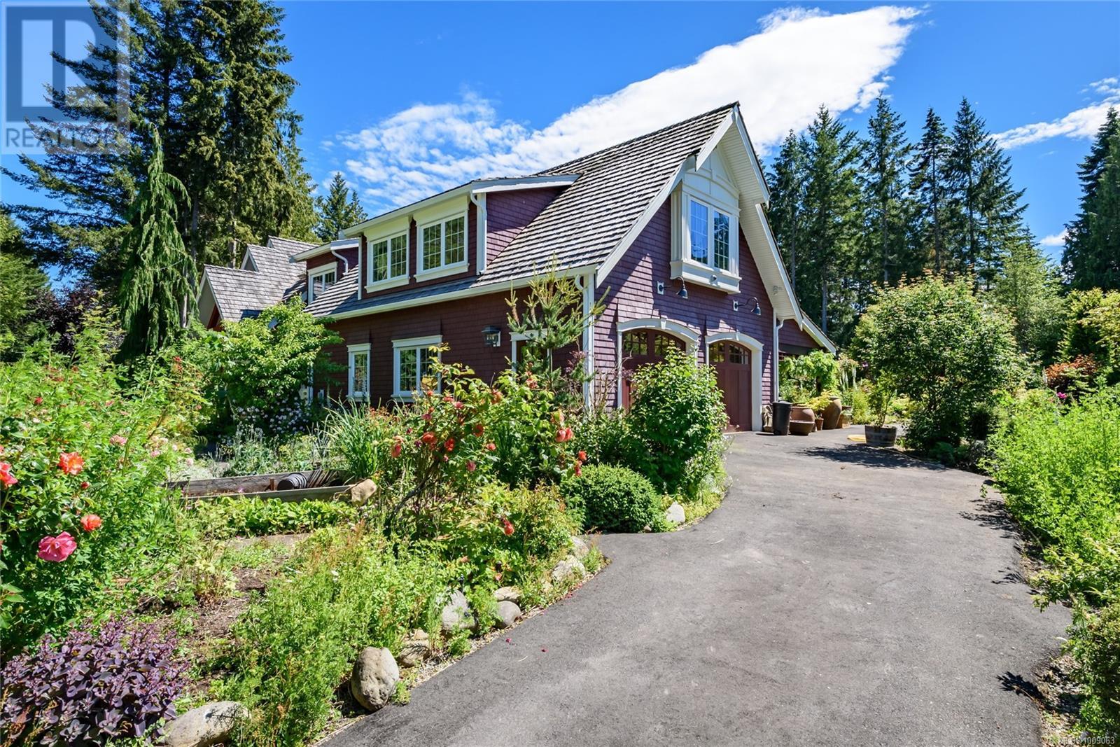 7679 Victor Lane, Fanny Bay, British Columbia